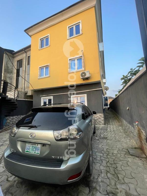 2 bedroom House for rent Off Mobil Road, Ilaje Ajah Lagos