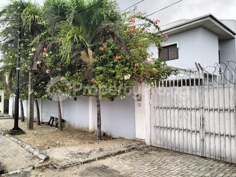 Land for sale Habitat Close Off Admiralty Road Lekki Lagos