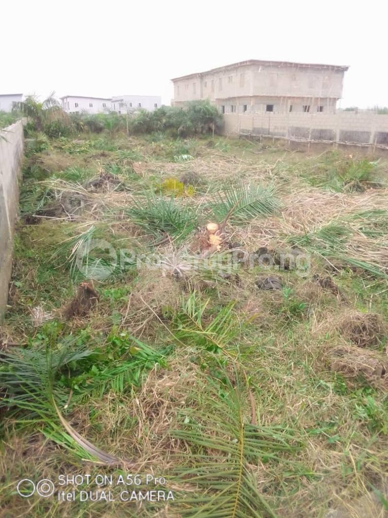 Land for sale Besides The Annex Penned Estate 5 Minutes Away From Shoprite,title Deed Of Conveyance Monastery road Sangotedo Lagos
