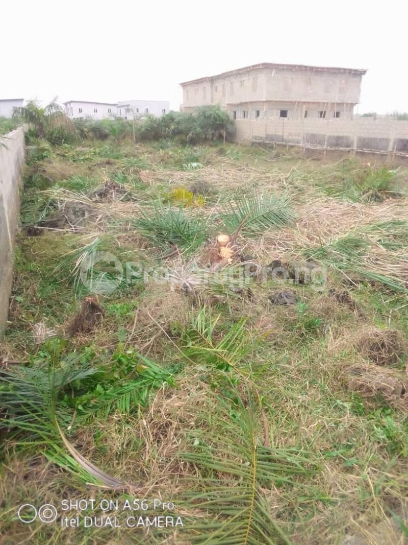 Land for sale Besides The Annex Penned Estate 5 Minutes Away From Shoprite,title Deed Of Conveyance Monastery road Sangotedo Lagos - 0