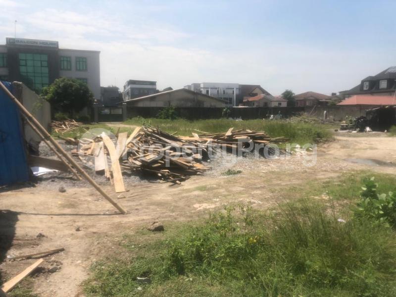 Land for rent Along Lekki Expressway Lekki Lagos