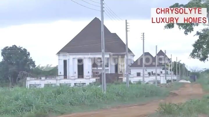 Land for sale Edo Ogwashi, Off Asaba/benin Expressway Asaba Delta - 0