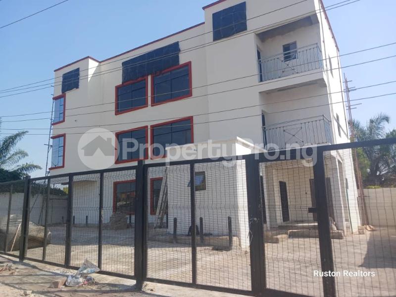 Commercial Property for rent Beside Elizabeth (toyota Motors) Ibadan polytechnic/ University of Ibadan Ibadan Oyo - 0