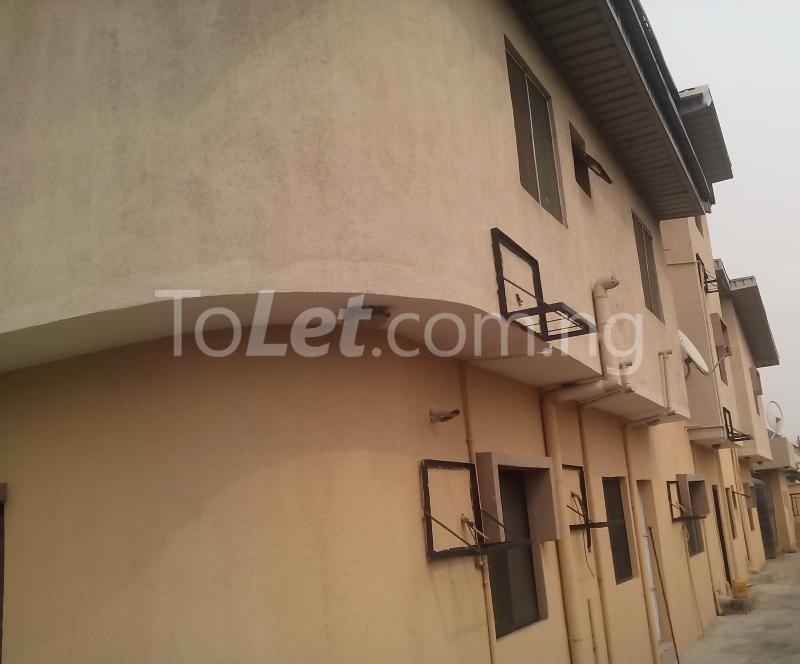 1 bedroom Flat / Apartment for rent Yemi Adeboye Street Peace Estate. Amuwo Odofin Amuwo Odofin Lagos