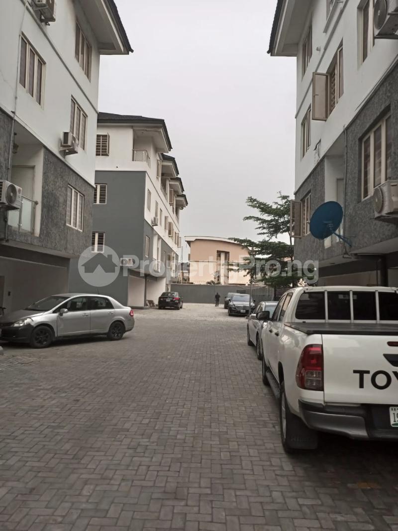 2 bedroom Flat / Apartment for rent Surulere Lagos