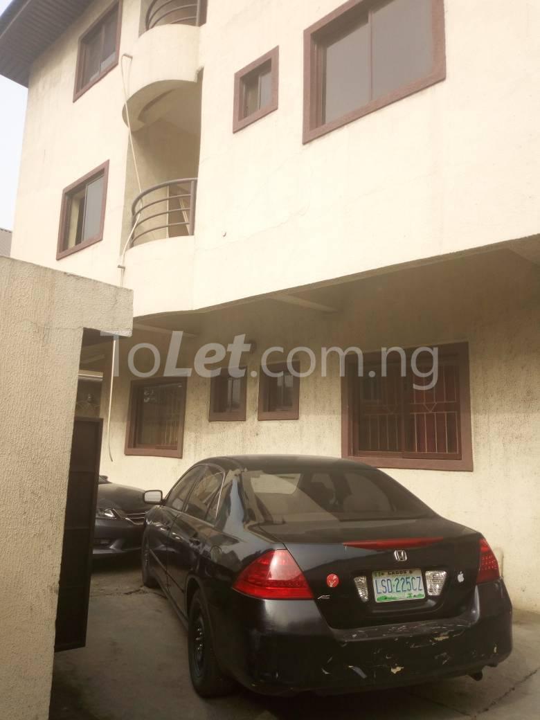 2 bedroom Flat / Apartment for rent 4, Moleye Street, Alagomeji Yaba Lagos