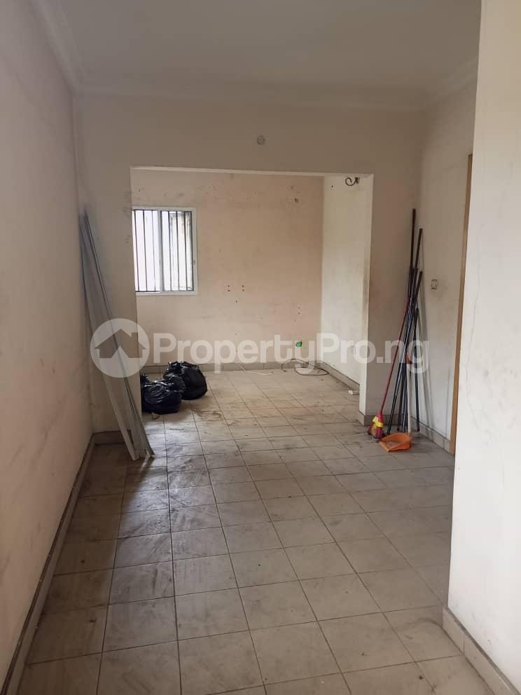 2 bedroom Flat / Apartment for rent Alagomeji, Adekunle, Yaba, Lagos. Alagomeji Yaba Lagos