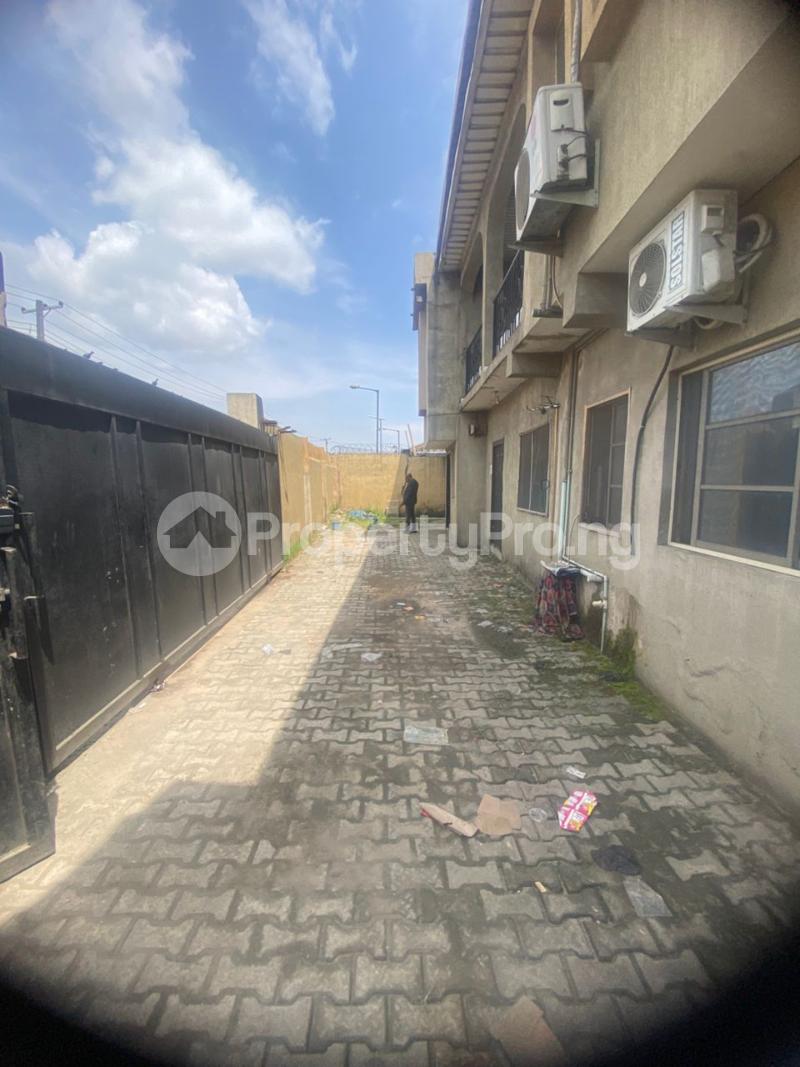 2 bedroom Flat / Apartment for rent Bariga Shomolu Lagos - 16