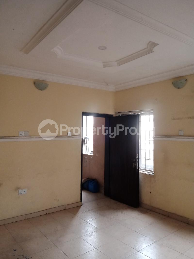 2 bedroom Flat / Apartment for rent Vaughan, Western Avenue Surulere Lagos