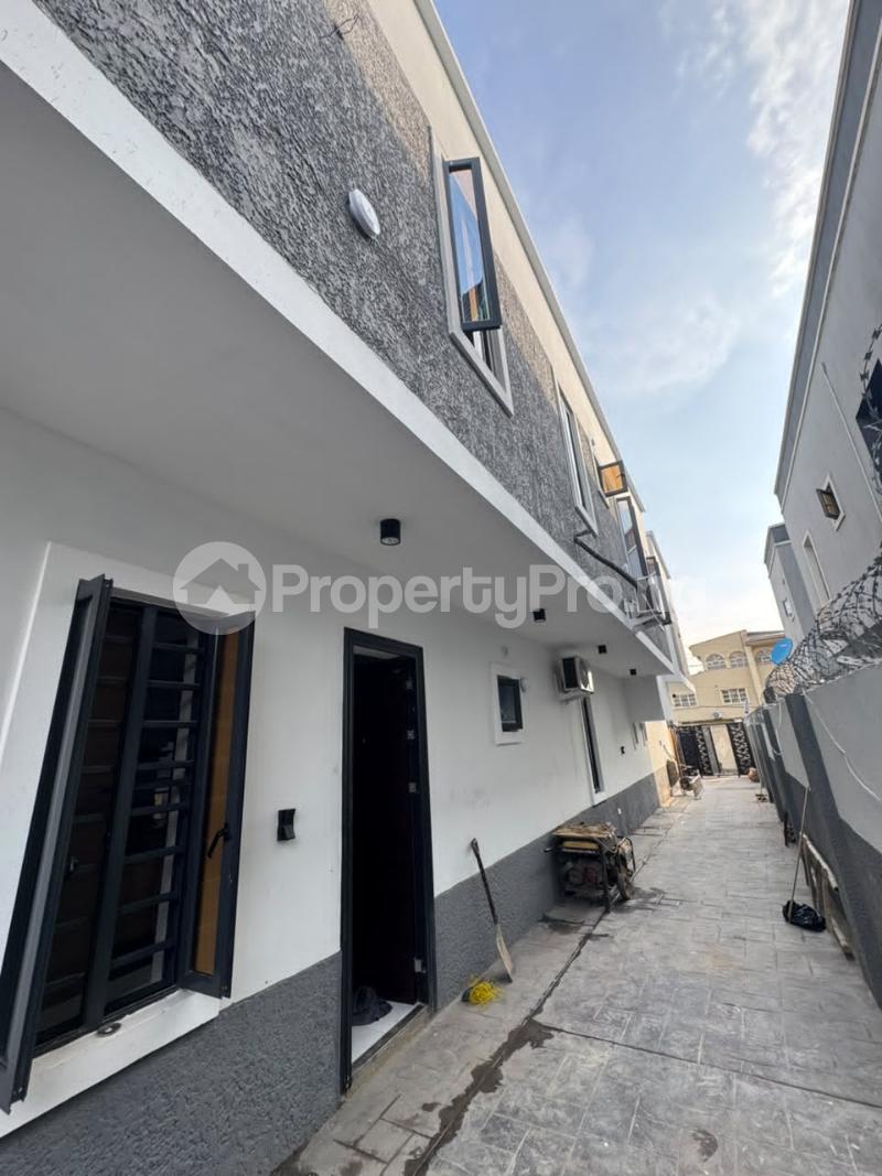 2 bedroom House for sale Gbagada Lagos
