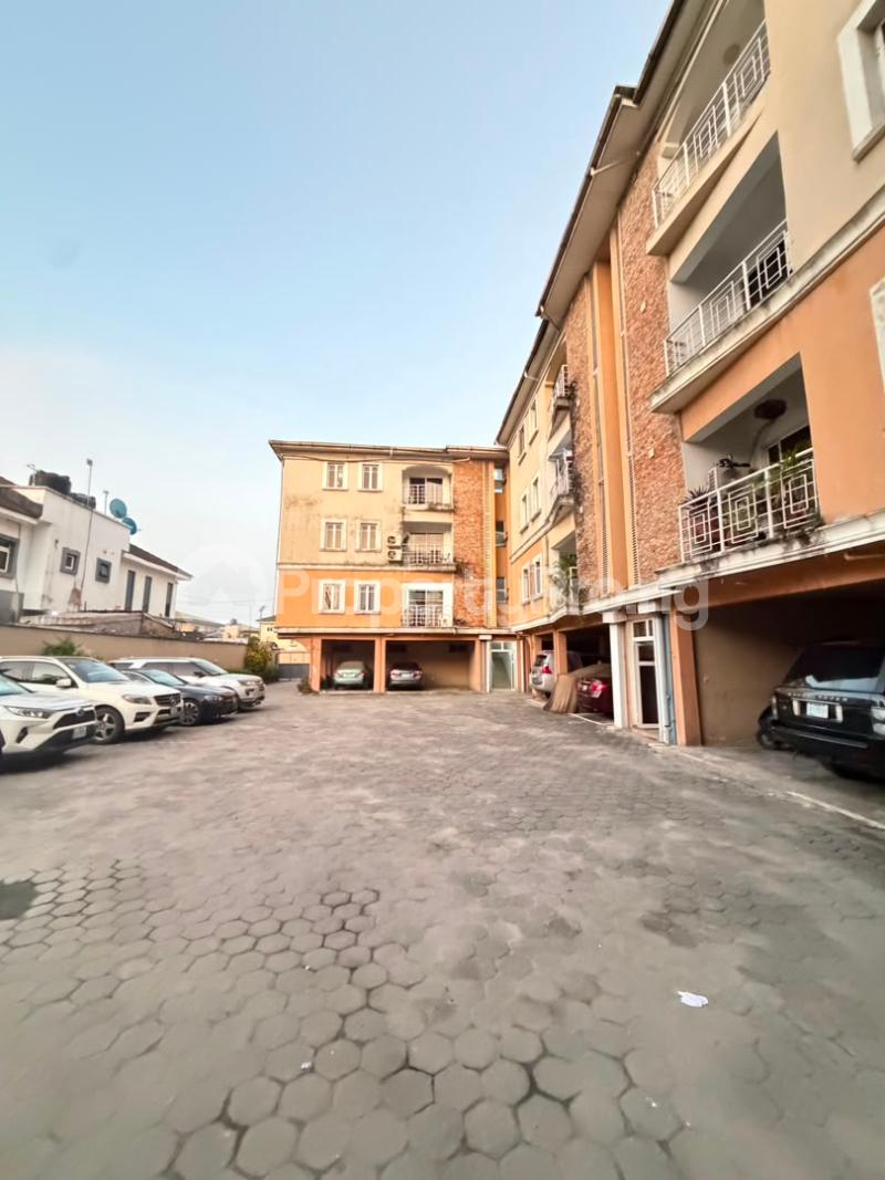 3 bedroom Flat / Apartment for rent ONIRU Victoria Island Lagos