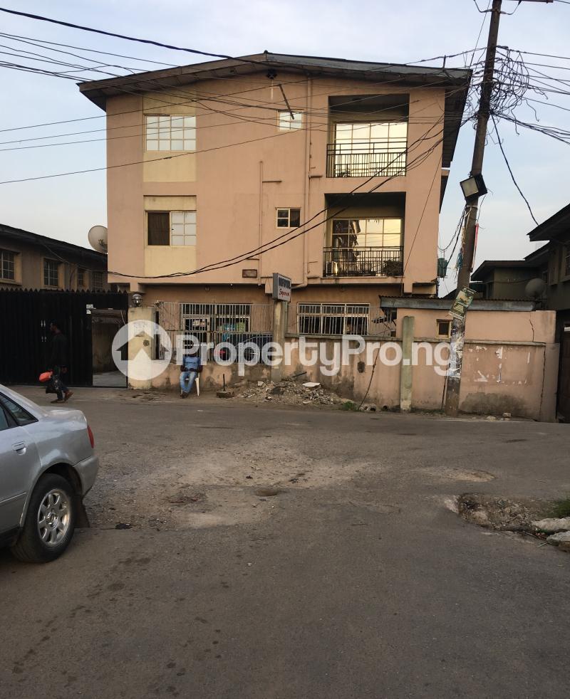 3 bedroom Flat / Apartment for rent Abayomi Akoka Yaba Lagos