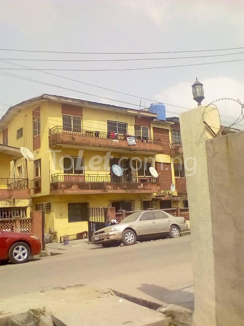 3 bedroom Flat / Apartment for rent   Akoka Yaba Lagos