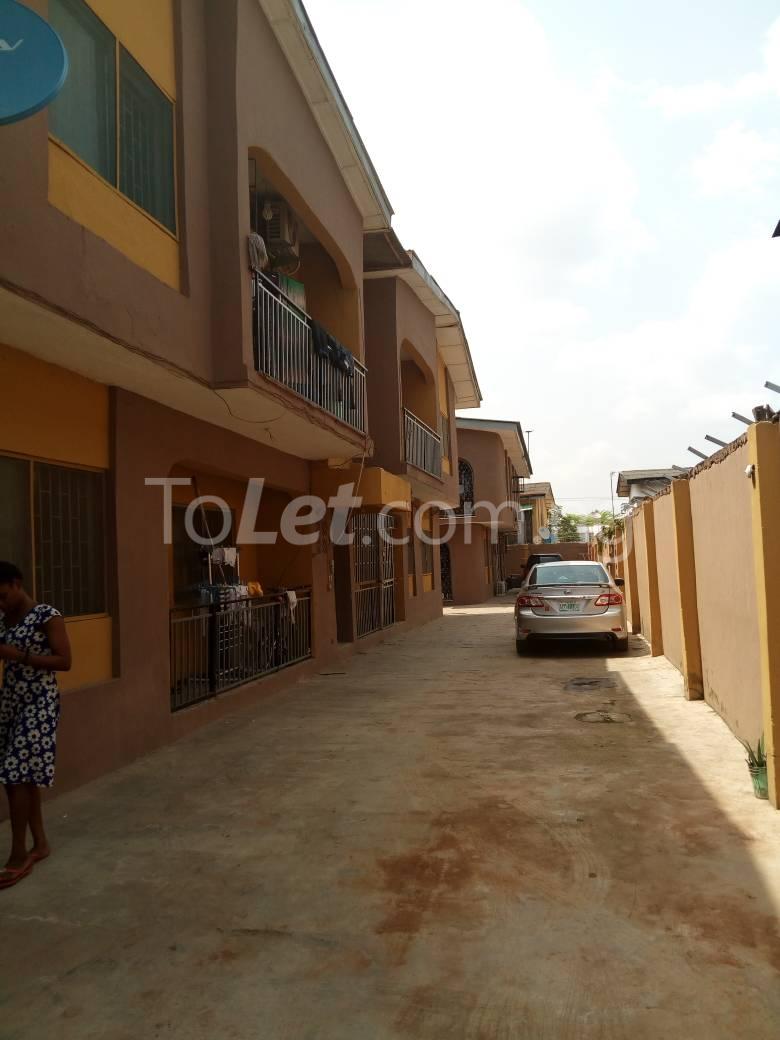 3 bedroom Flat / Apartment for rent Medina Estate Medina Gbagada Lagos