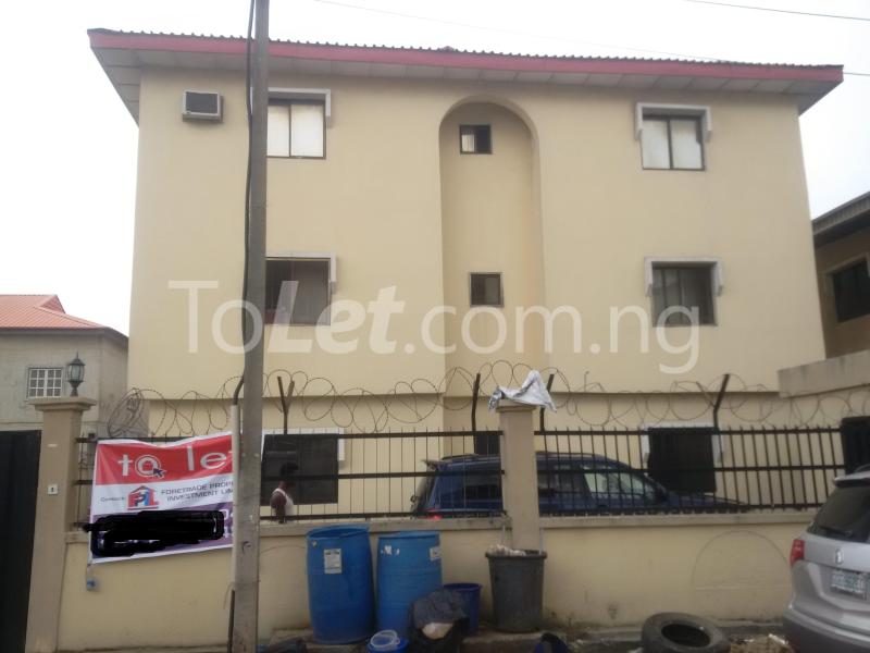 3 bedroom Flat / Apartment for rent By Agungi Road Lagos