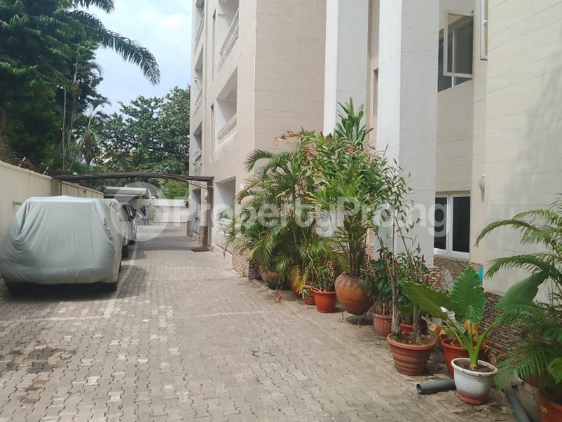 3 bedroom Flat / Apartment for sale Off Alfred Rewane, Gerard road Ikoyi Lagos