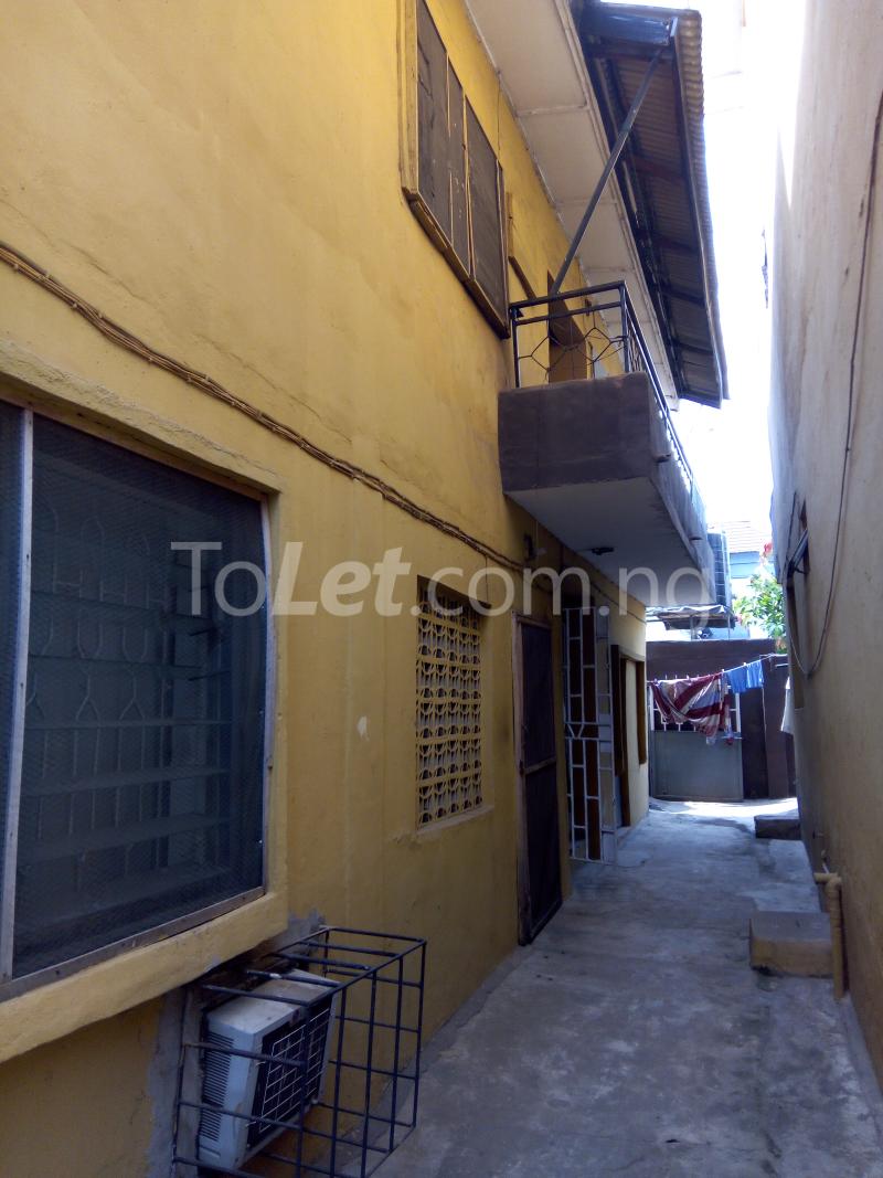 3 bedroom Flat / Apartment for rent 17 Osho Street, Opebi Ikeja Lagos
