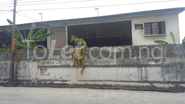 3 bedroom Flat / Apartment for rent 6 Olatunji Ayoola Street Obanikoro Savory Bustop Ikorodu road(Ilupeju) Ilupeju Lagos