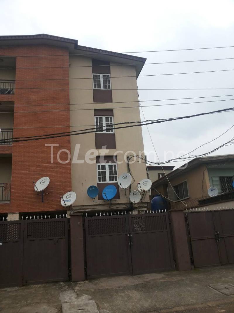3 bedroom Flat / Apartment for rent Lawani Onike Yaba Lagos