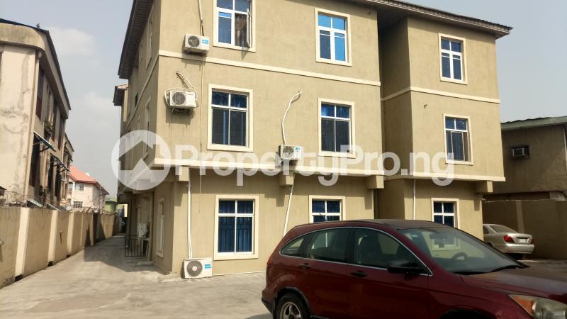3 bedroom Flat / Apartment for rent Oyadiran Estate Sabo Yaba Lagos