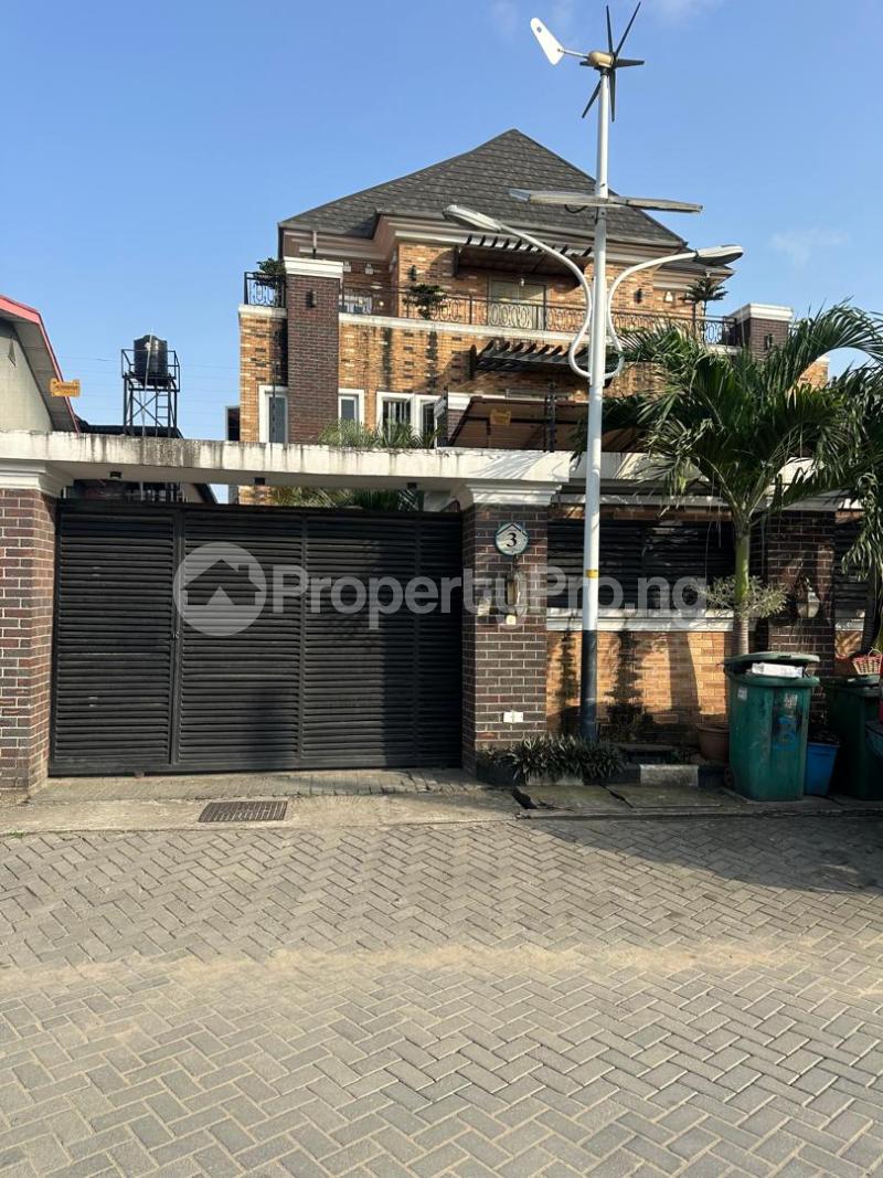 3 bedroom House for rent Millenuim/UPS Gbagada Lagos