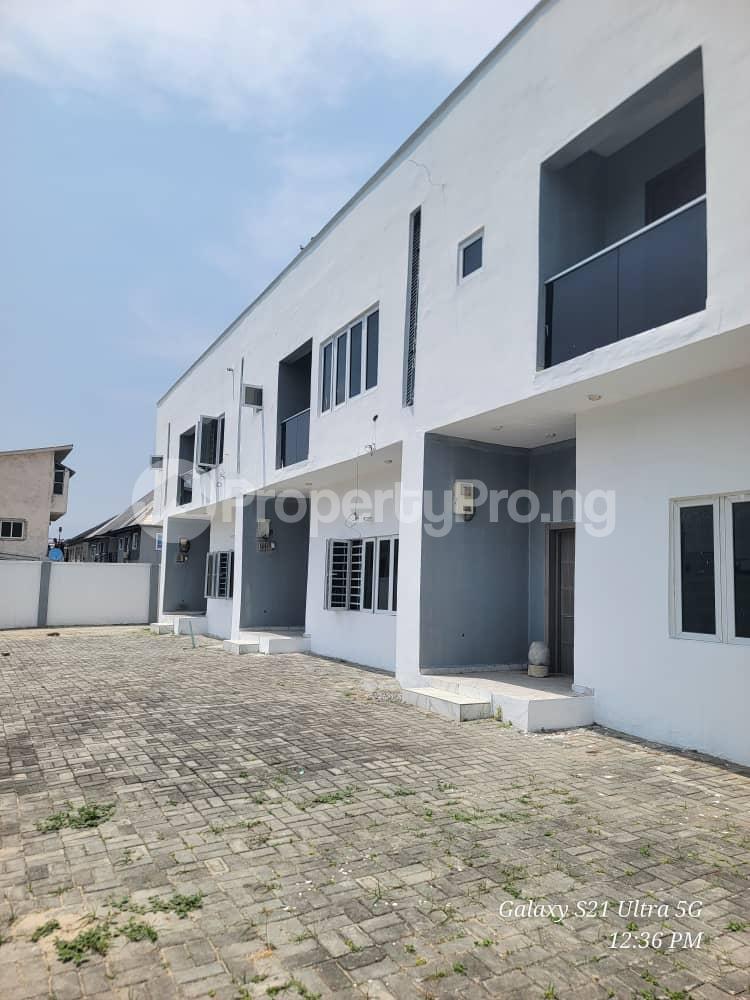 3 bedroom House for rent After Roundabout Orchid Lafiaji Lekki Lagos
