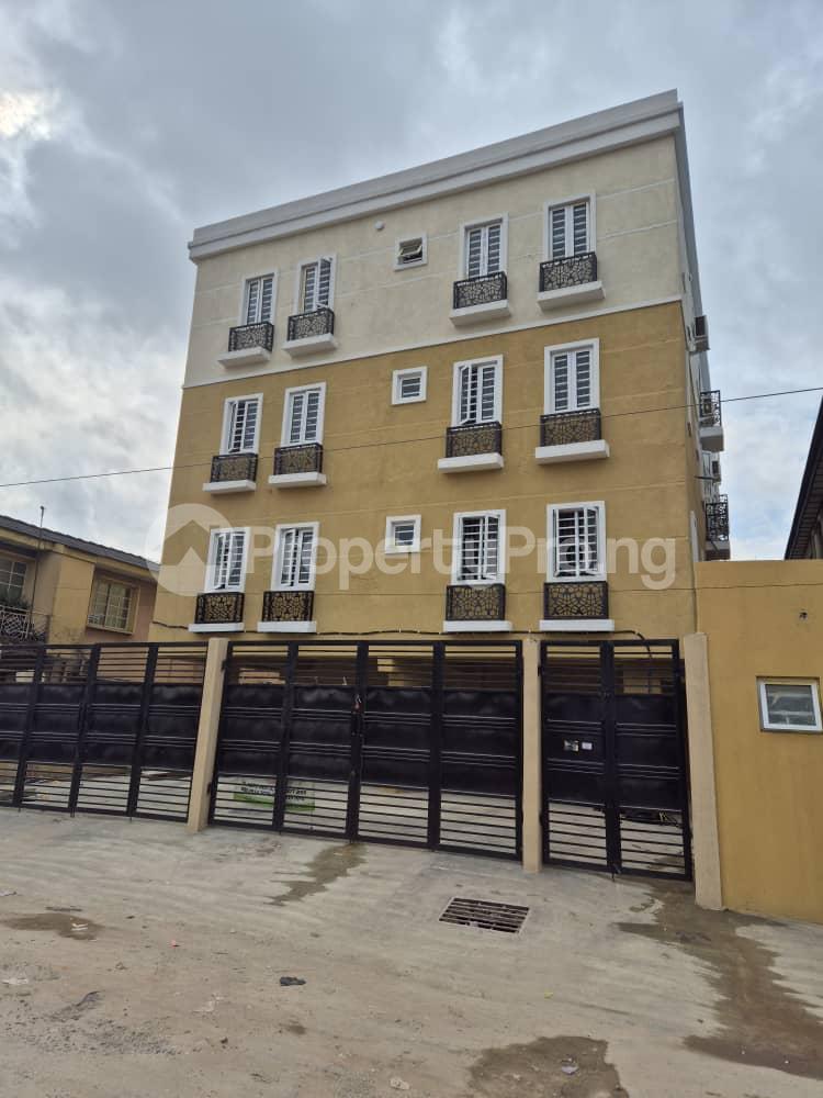3 bedroom Flat / Apartment for sale Sabo Yaba Lagos