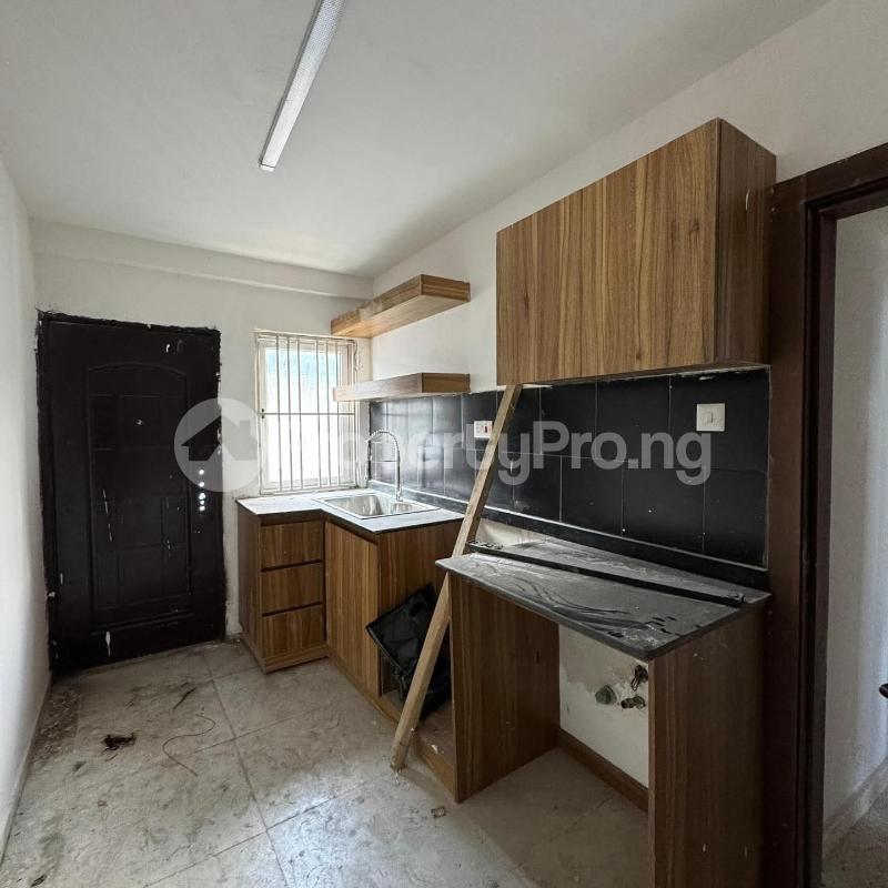 3 bedroom Flat / Apartment for sale  Surulere Lagos