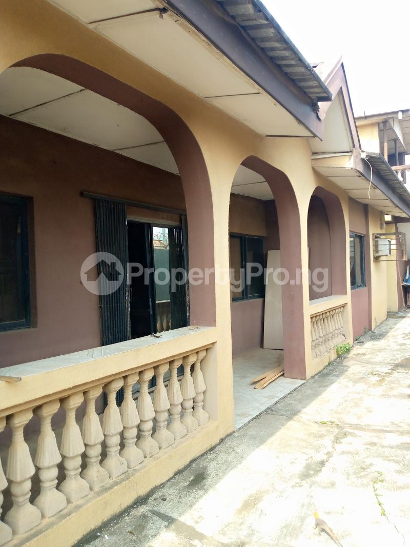 3 bedroom Flat / Apartment for rent College B/stop Igando Ikotun/Igando Lagos