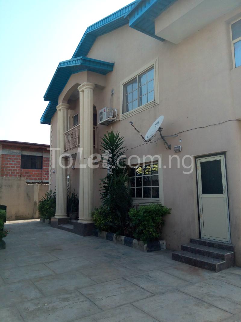 3 bedroom Flat / Apartment for rent Alhaja Toyibat Medina Gbagada Lagos