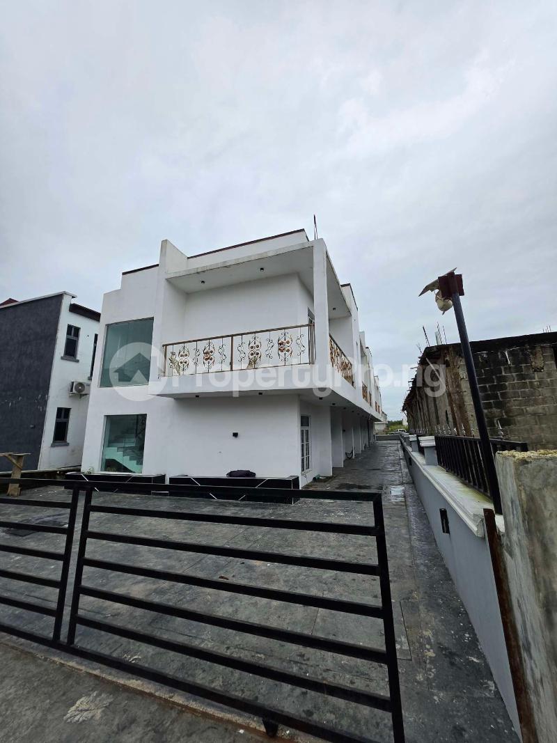 3 bedroom House for sale Majek Sangotedo Lagos