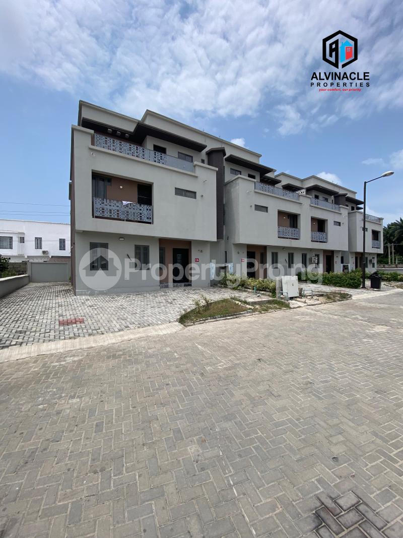 4 bedroom House for sale Chevron Toll Gate Along Lekki Expressway Lekki Lagos