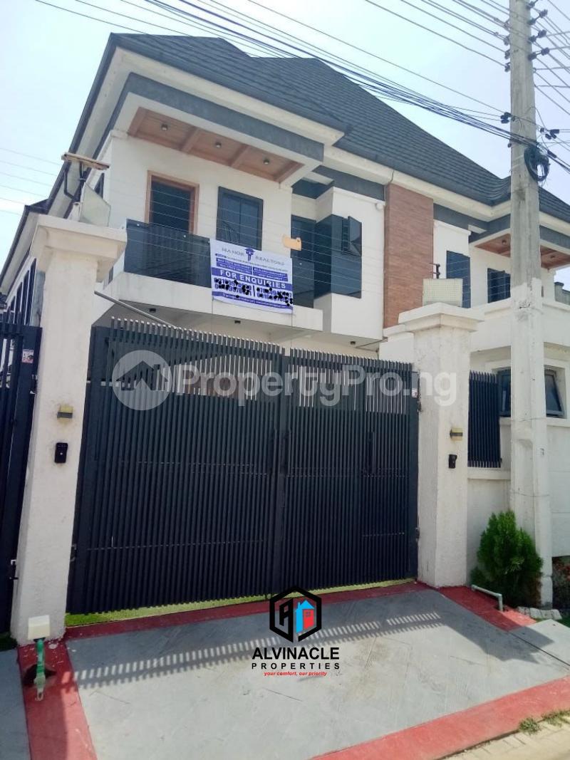4 bedroom House for sale Orchid Road Lekki Lagos