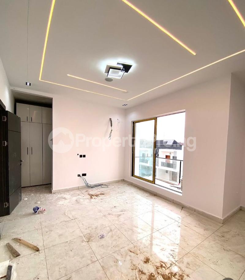 4 bedroom House for sale Orchid Road Along Lekki Expressway Lekki Lagos