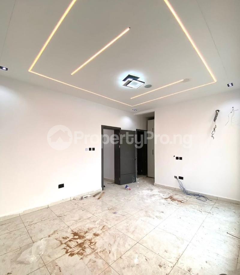 4 bedroom House for sale Orchid Road Along Lekki Expressway Lekki Lagos