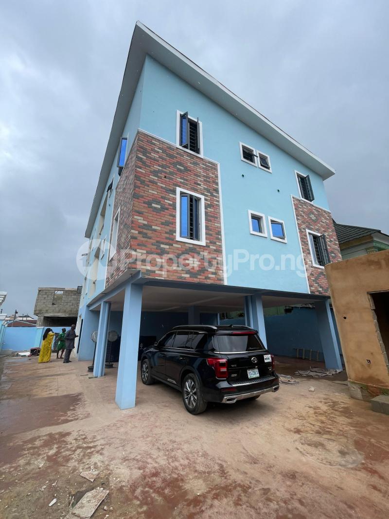 2 bedroom House for sale Surulere Lagos