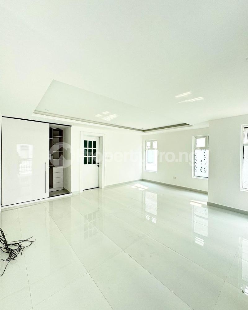 4 bedroom House for sale Banana Island Ikoyi Lagos