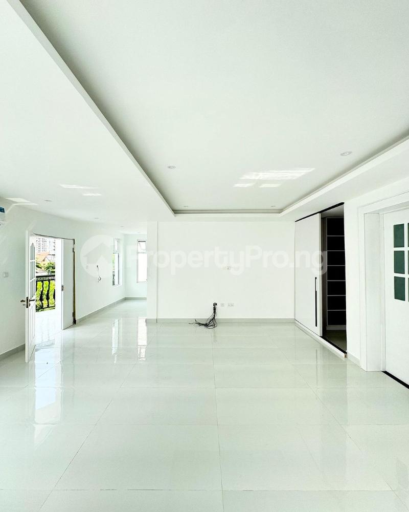 4 bedroom House for sale Banana Island Ikoyi Lagos