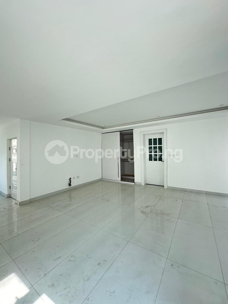 4 bedroom House for sale Banana Island Ikoyi Lagos