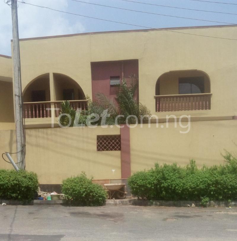 4 bedroom House for rent 1b Oladipo Sessi Close, Off Emmanuel Ketshi Magodo Kosofe/Ikosi Lagos