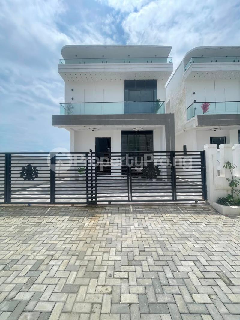 4 bedroom House for sale Ado Road Ajah Lagos