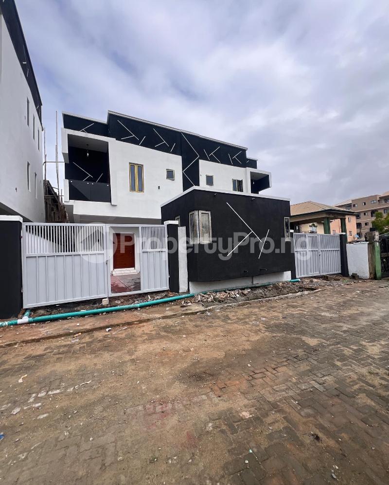 4 bedroom House for sale Ologolo Lekki Lagos