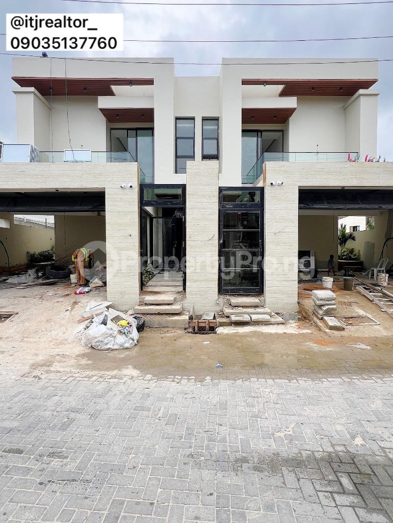 4 bedroom House for sale Ologolo Lekki Lagos