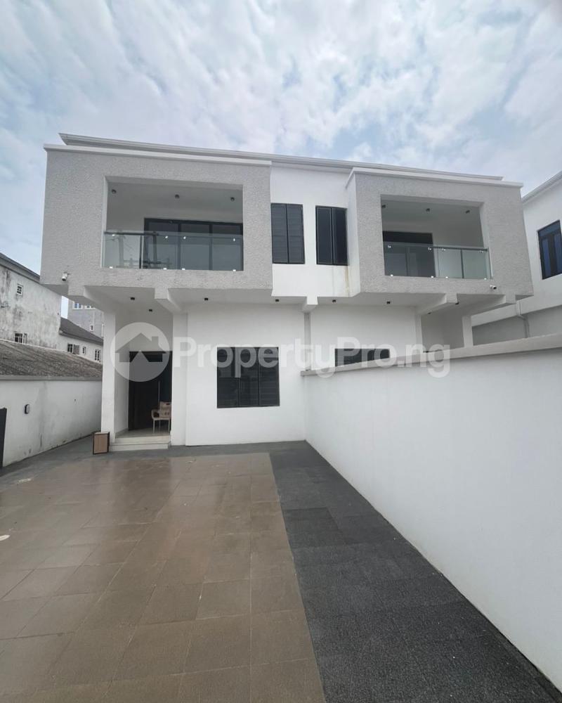 4 bedroom House for sale Ologolo Lekki Lagos