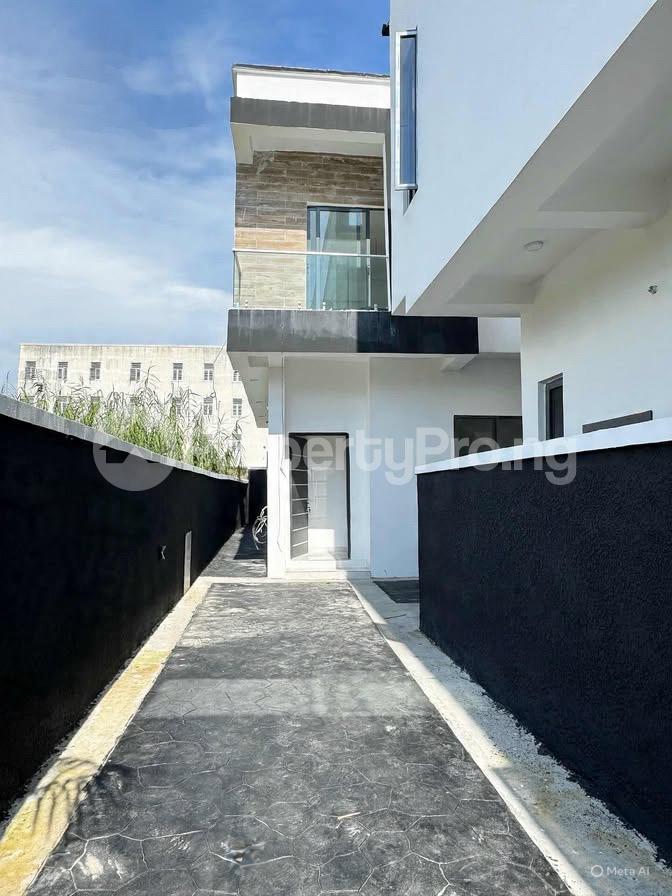 4 bedroom House for sale Ikota Lekki Lagos