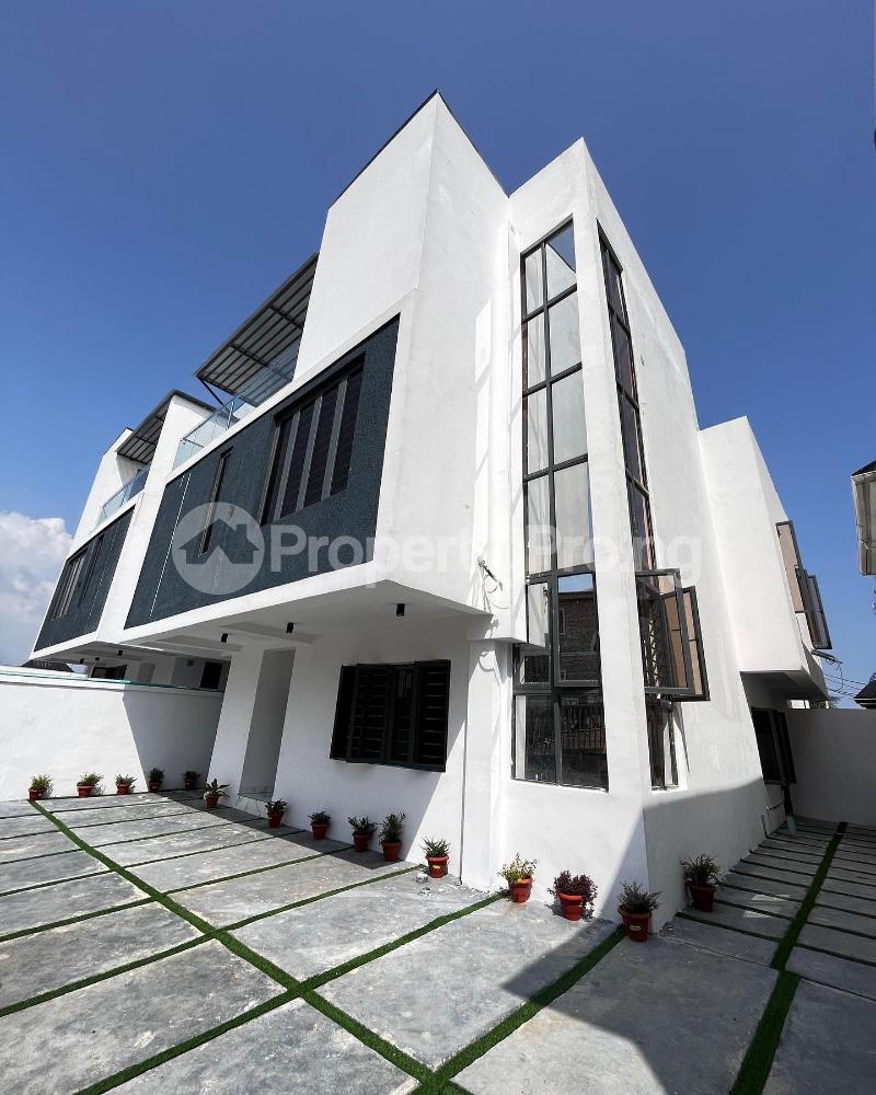 4 bedroom House for sale Ologolo Lekki Lagos