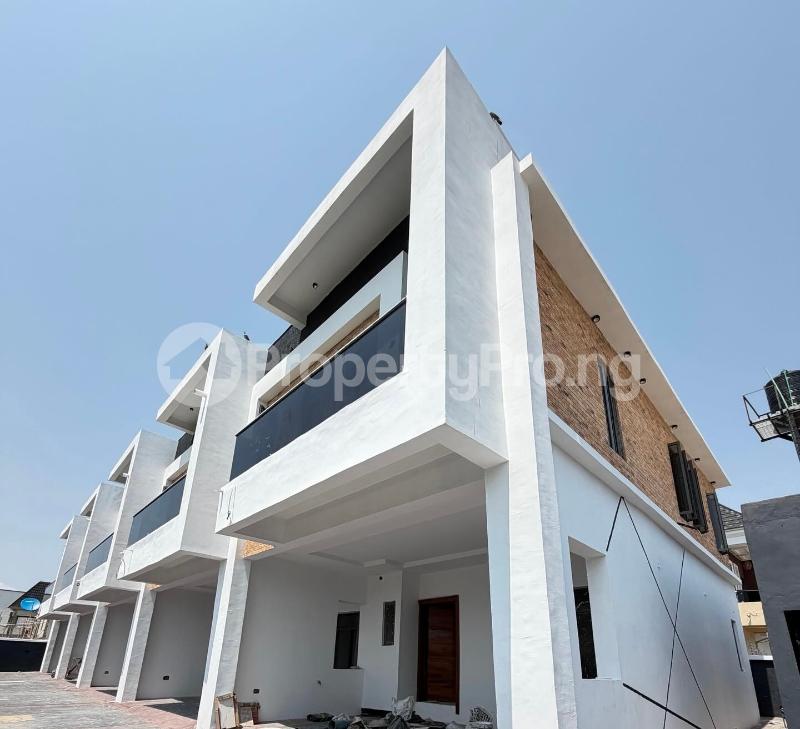 4 bedroom House for sale Ologolo Lekki Lagos