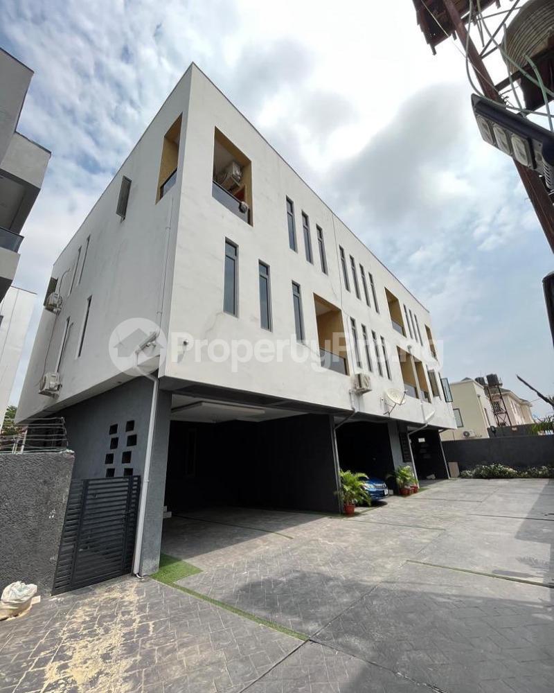 4 bedroom House for sale Osapa london Lekki Lagos