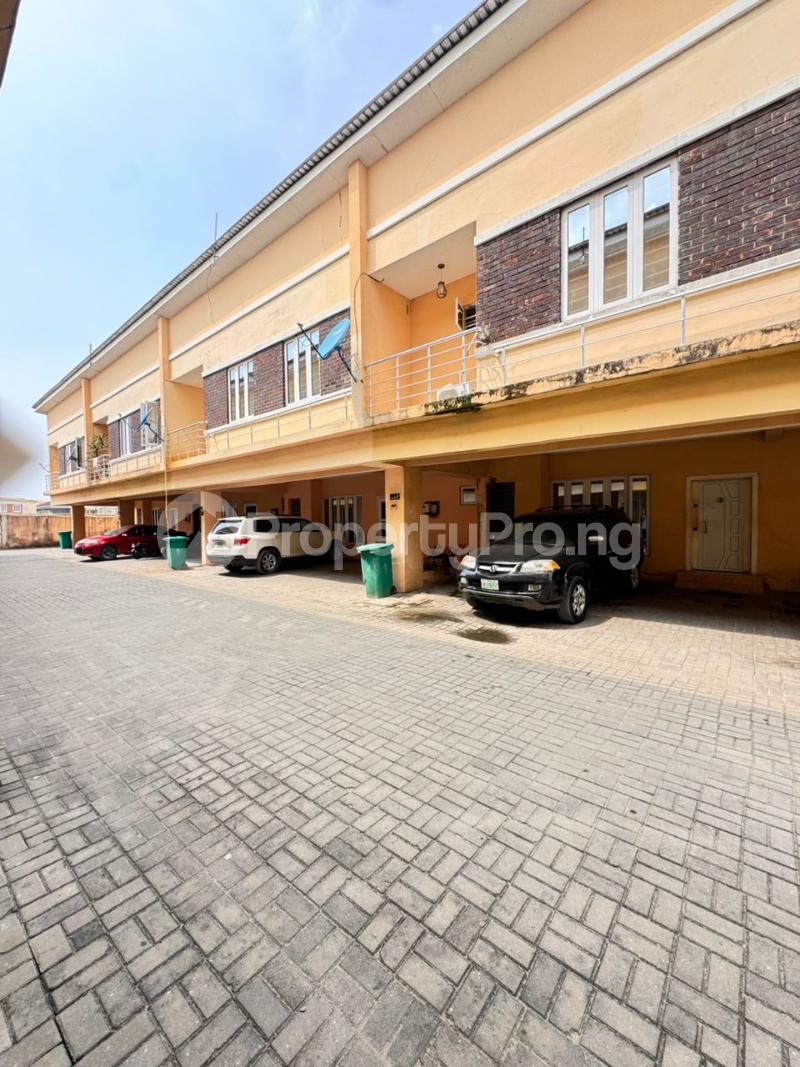 4 bedroom House for rent Orchid Road Orchid Lekki Lagos