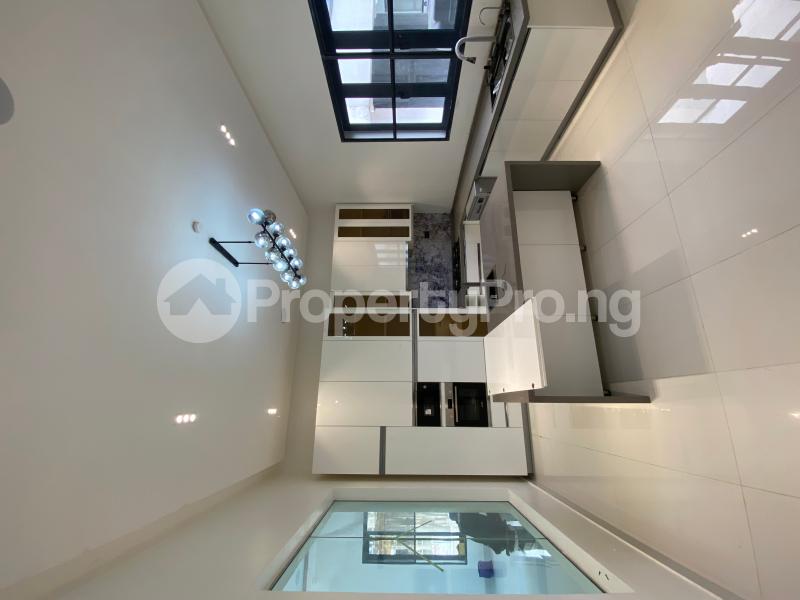 5 bedroom House for sale Pinnock Beach Osapa london Lekki Lagos